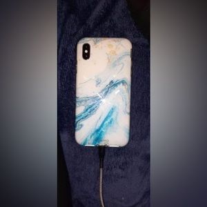 In great condition with no scratches or cracks.